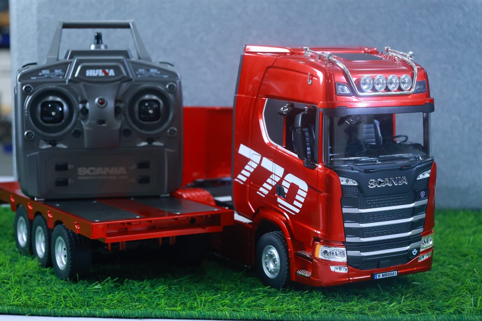 Huina 1501 Scania 770S 1:18 RC Tractor + Flatbed Trailer – 19CH, RTR