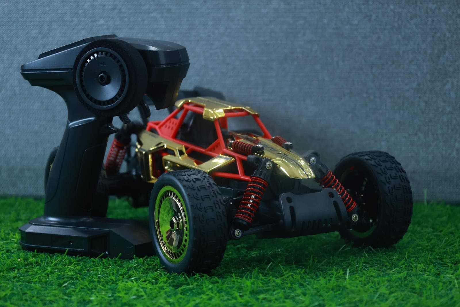 Sulong 1:14 Die-Cast RC Buggy – Gold Memorable Edition, RTR