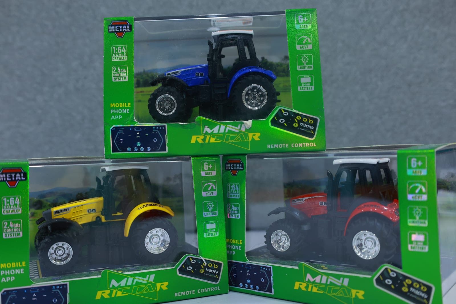 TRASPED Mini Racer RC Farm Tractor 1:24 — Multicolor — view 2