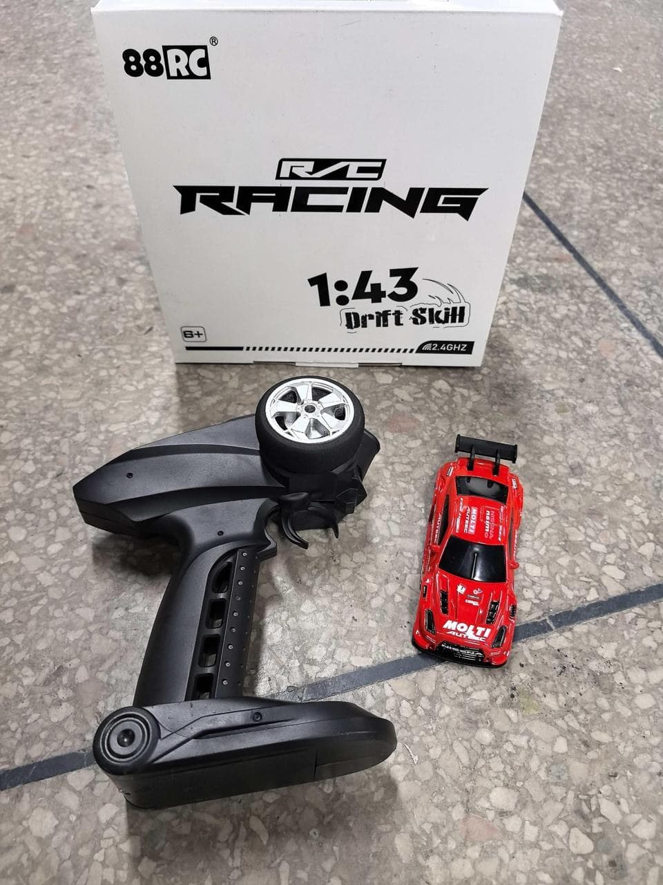 88RC 1:43 Mini RC Drift Car — 2.4 GHz, Two Body Styles (White AE86 / Red GT-R), 8+ — view 2